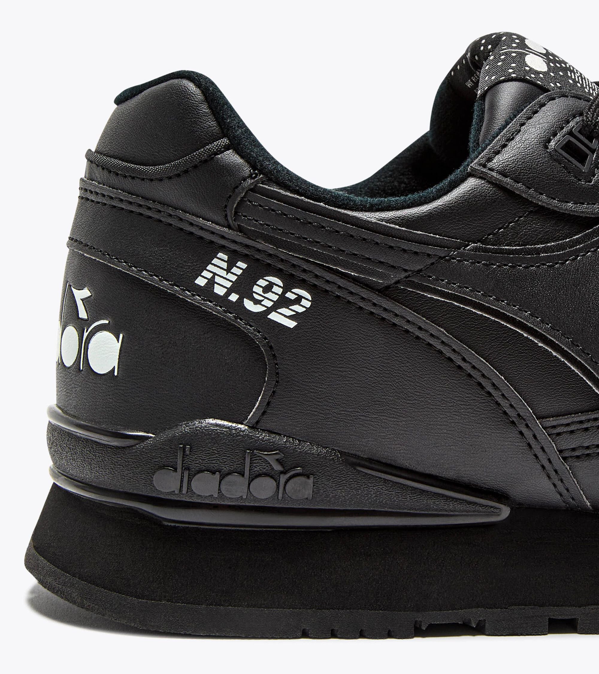 Sneakers N.92 L - Nero