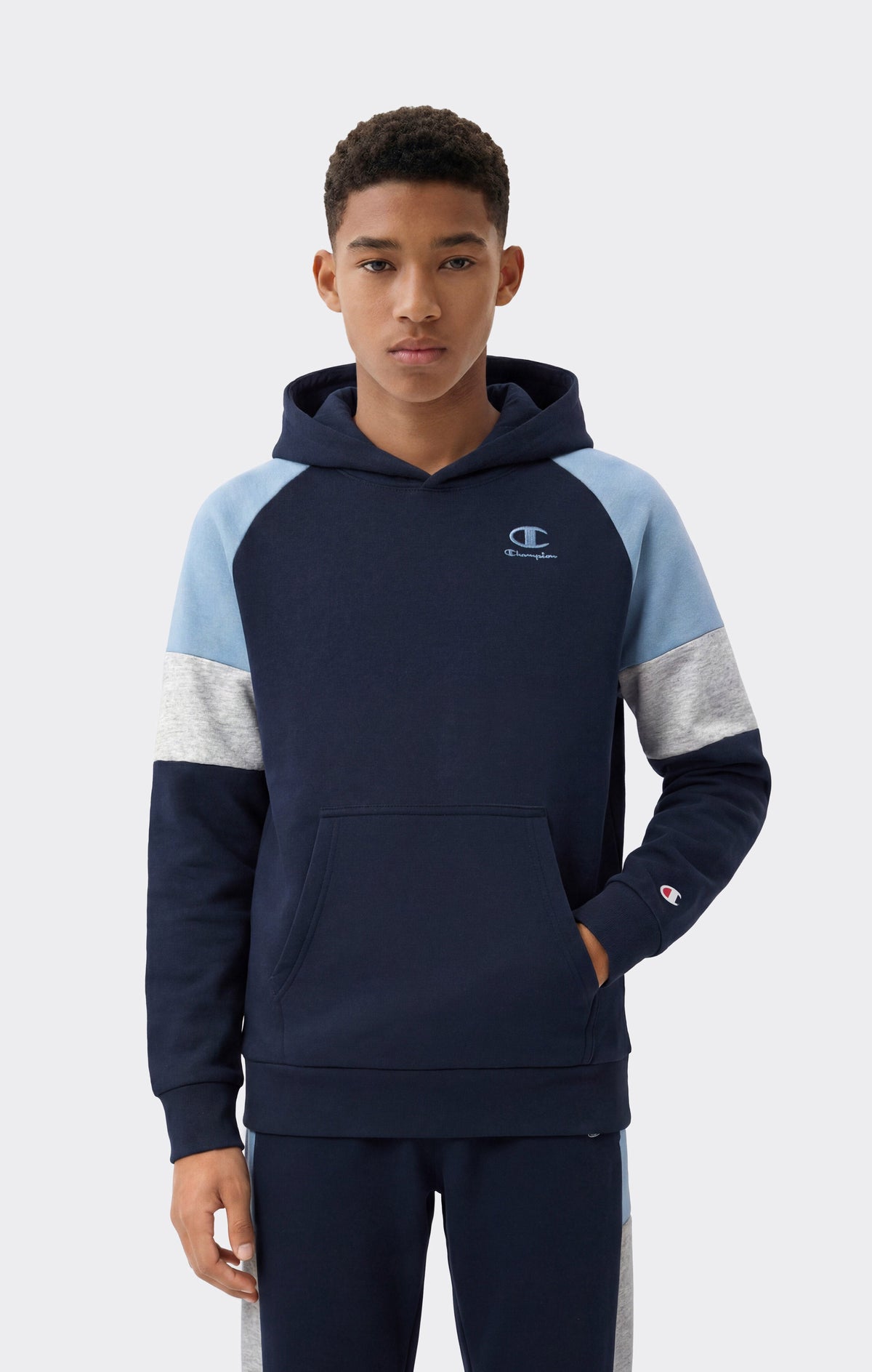 Champion Felpa con Cappuccio e Color Block - Blu Navy