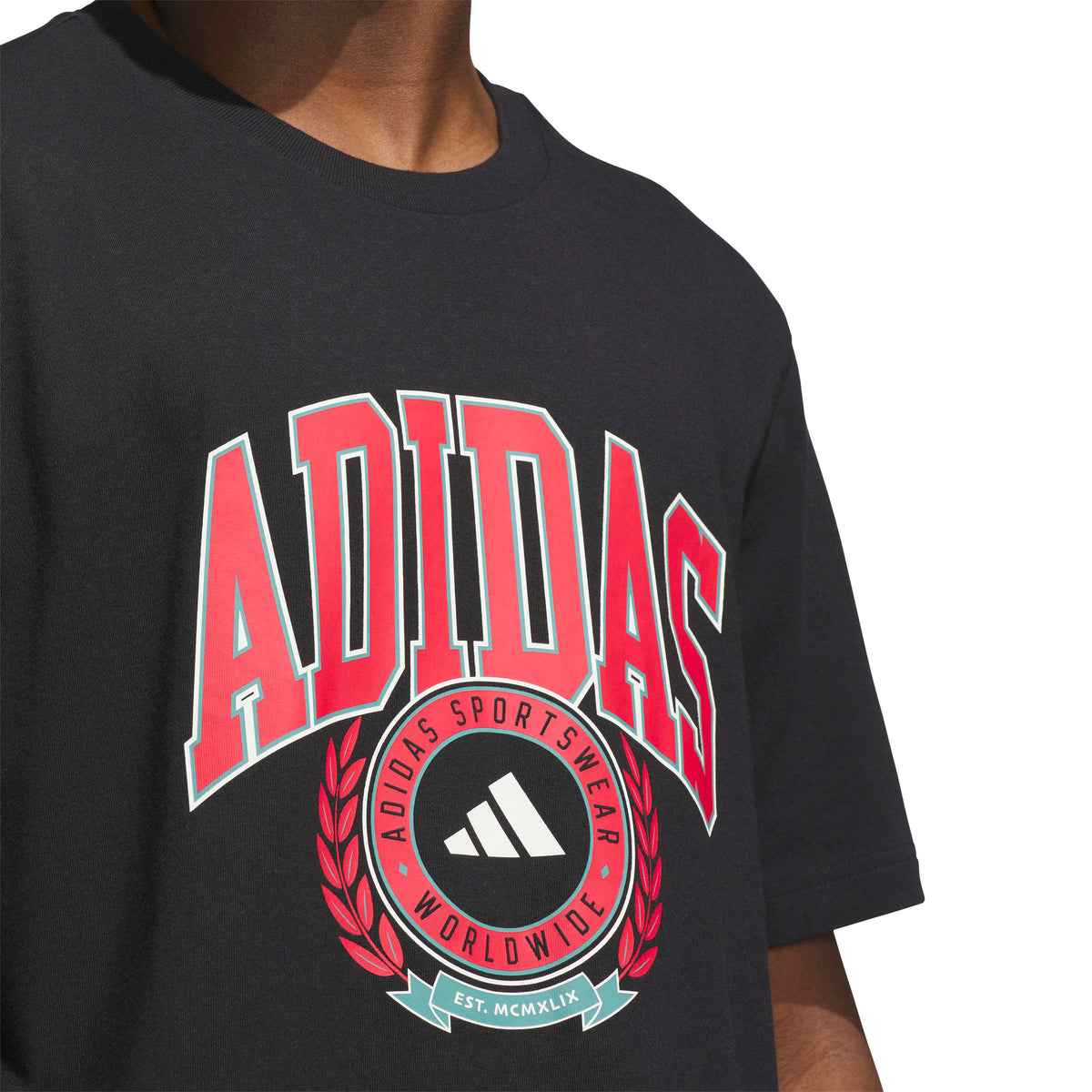 Adidas T-shirt con Grafica Varsity Crest Nero