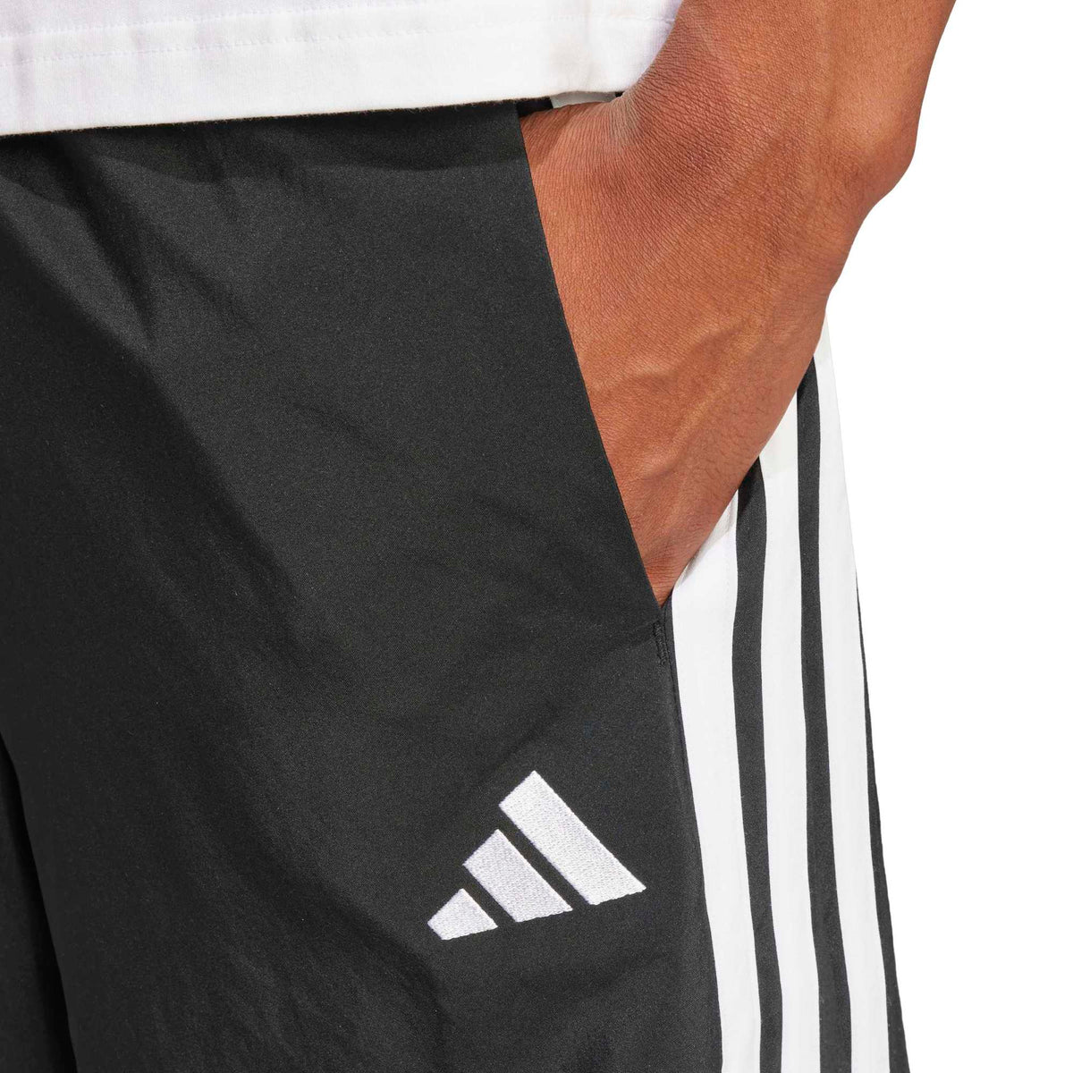 Short Essentials 3-Stripes Chelsea - Nero / Bianco