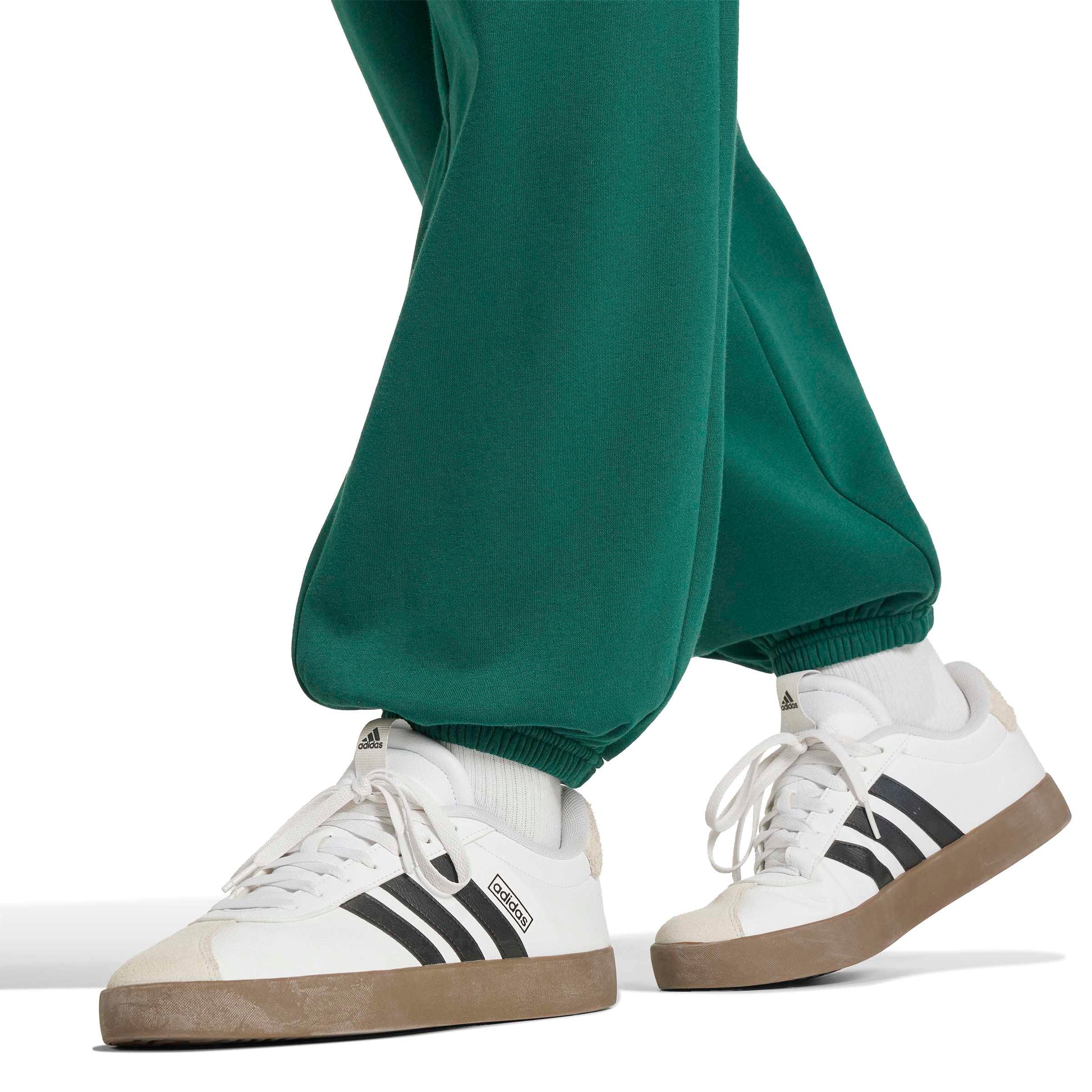 Adidas Pantaloni In Tessuto Felpato con Orlo Seasonal Essentials College Verde