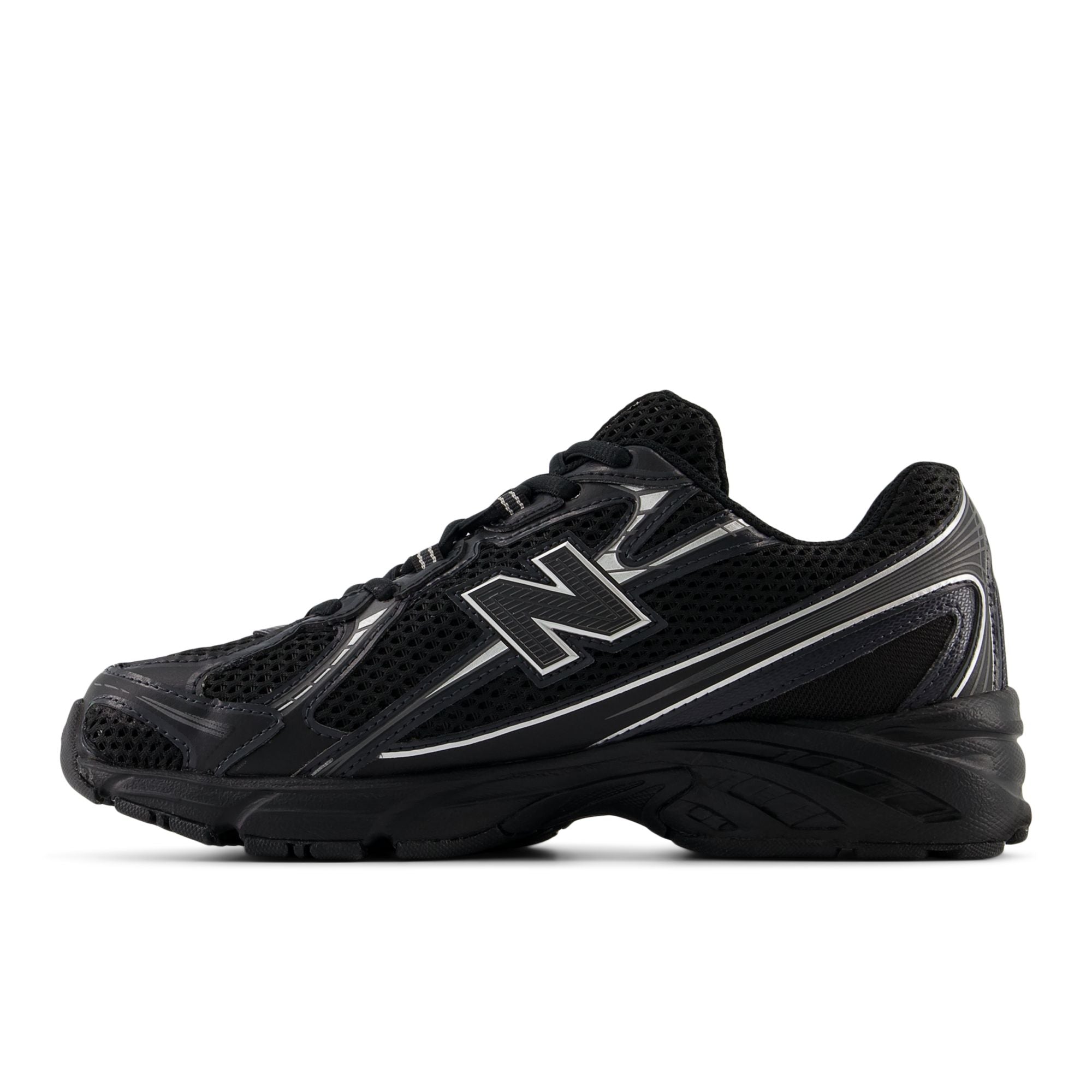 New Balance Black / Silver