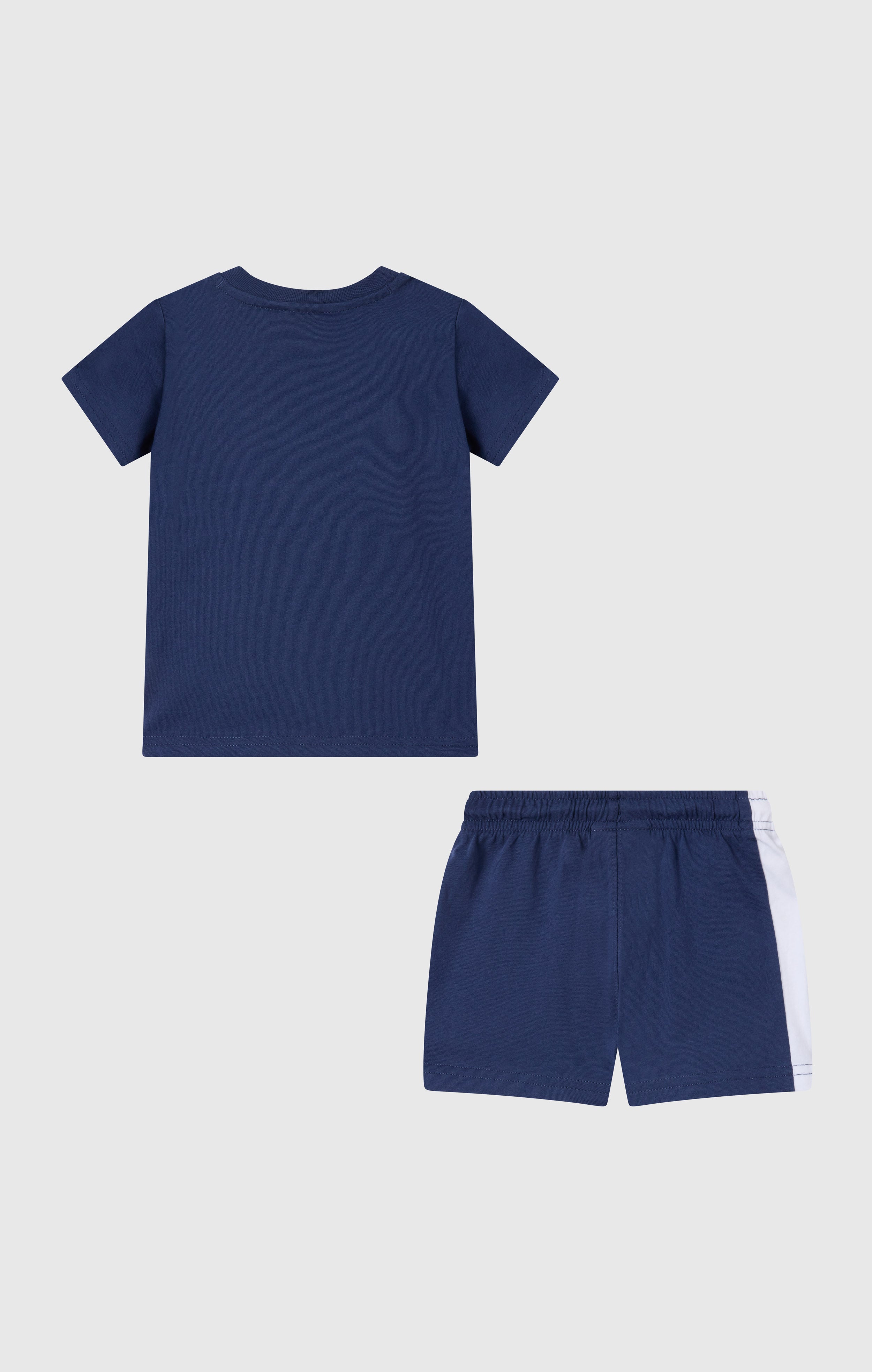 T-Shirt e Shorts
