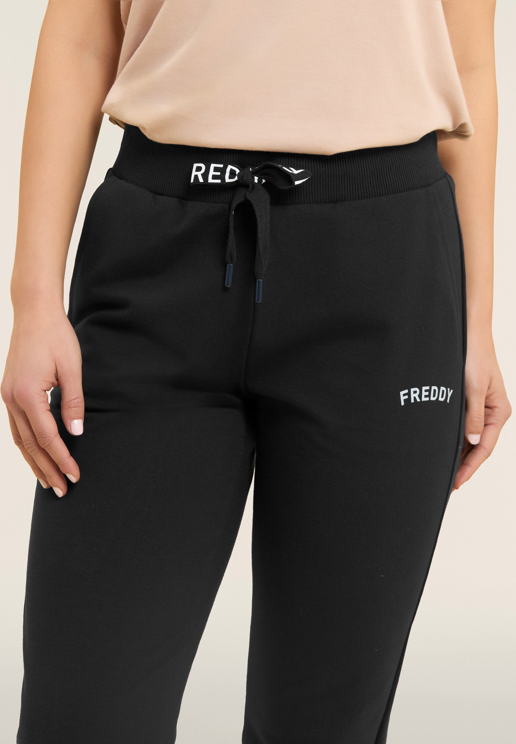 Freddy Pantalone a Fondo Dritto con Coulisse Nero