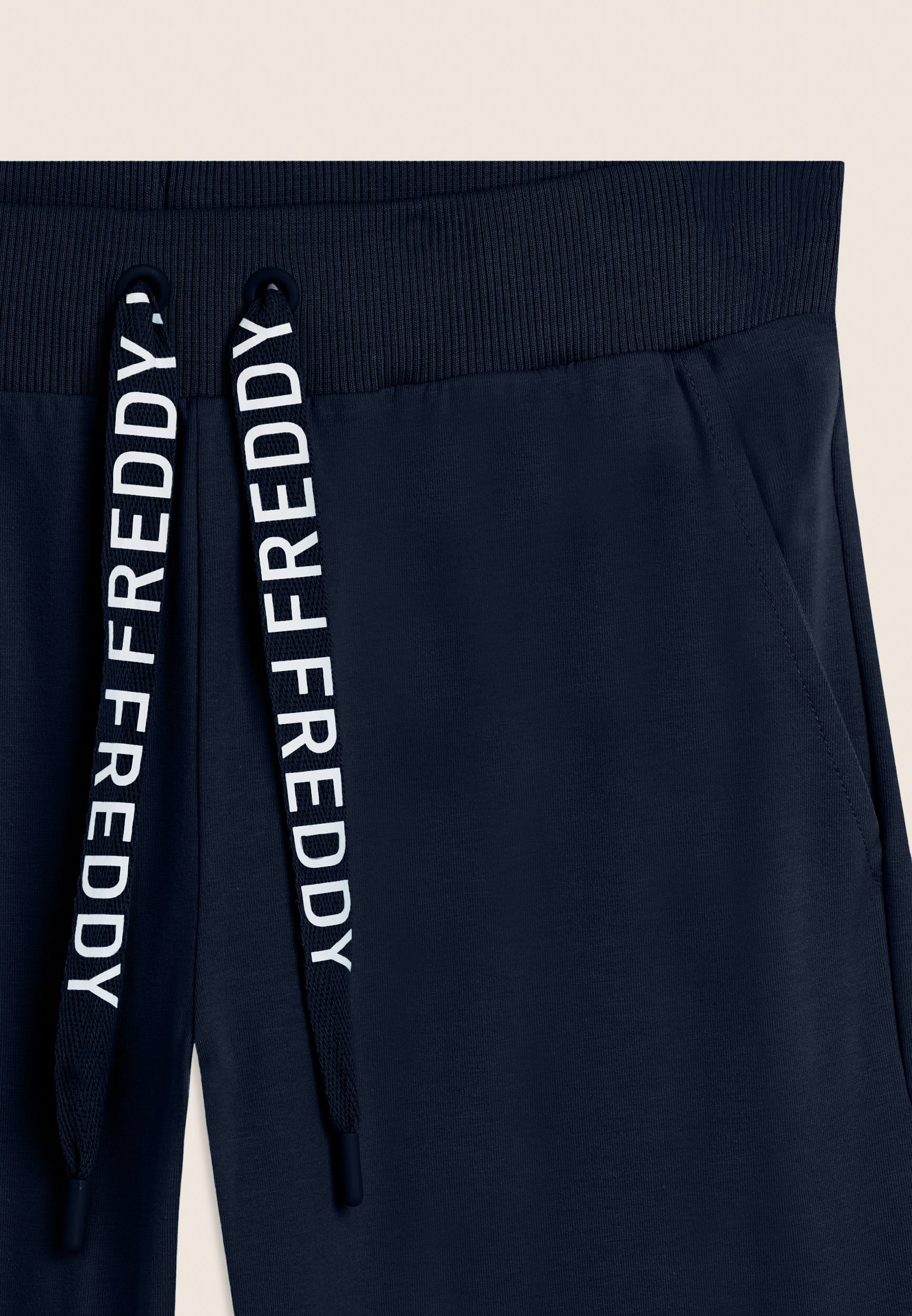 Freddy Pantalone Corsaro con Fondo Stondato e Logo Blu