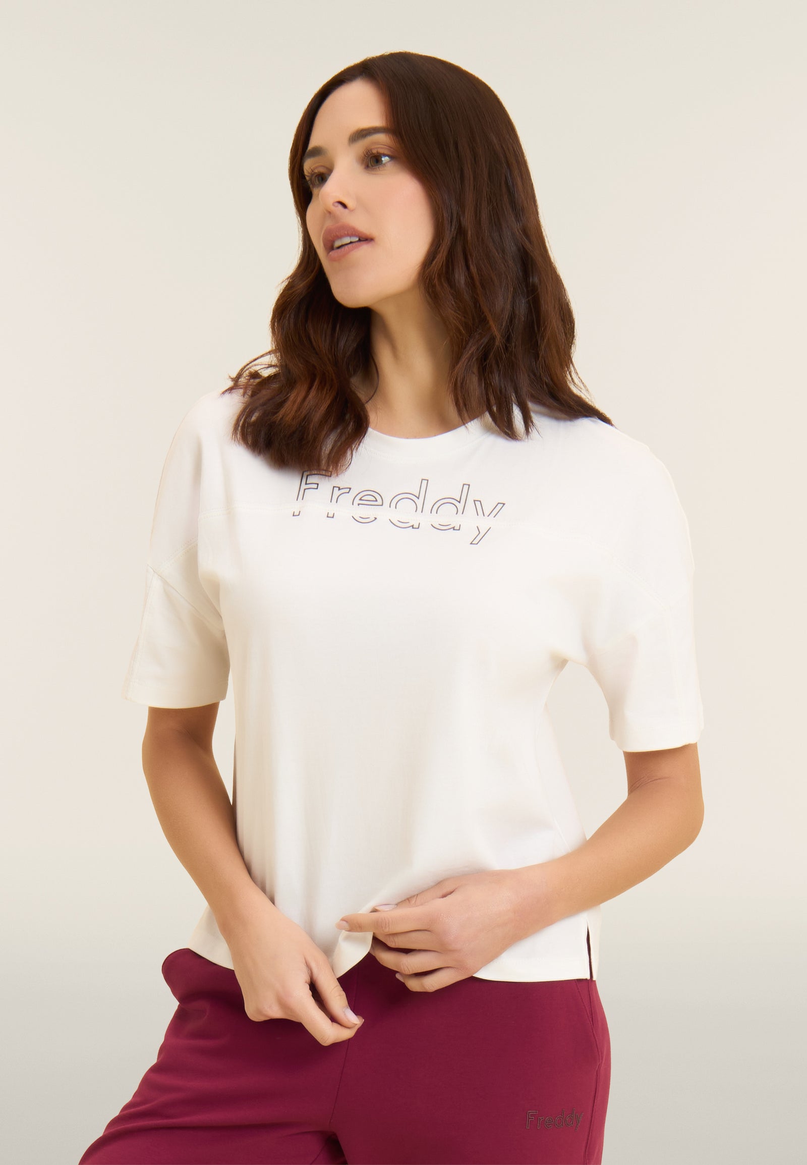T-Shirt Boxy Cropped con Scollo Rotondo
