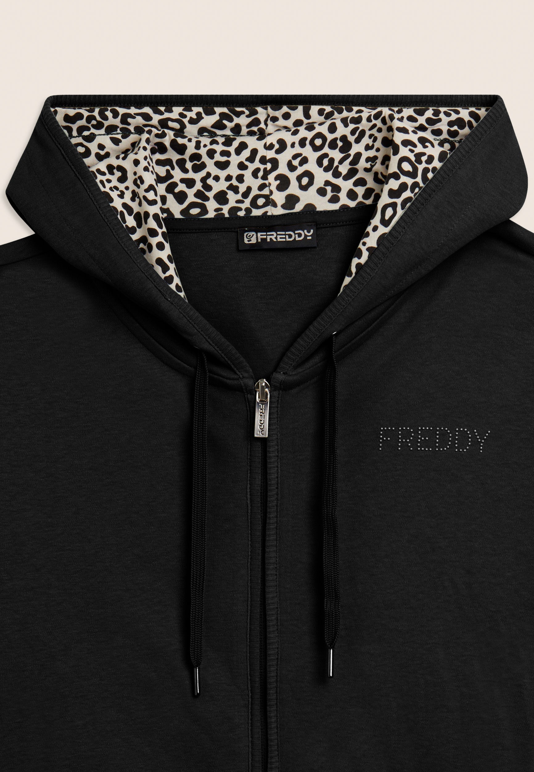 Freddy Tuta con Zip e Cappuccio Interno Animalier Nero