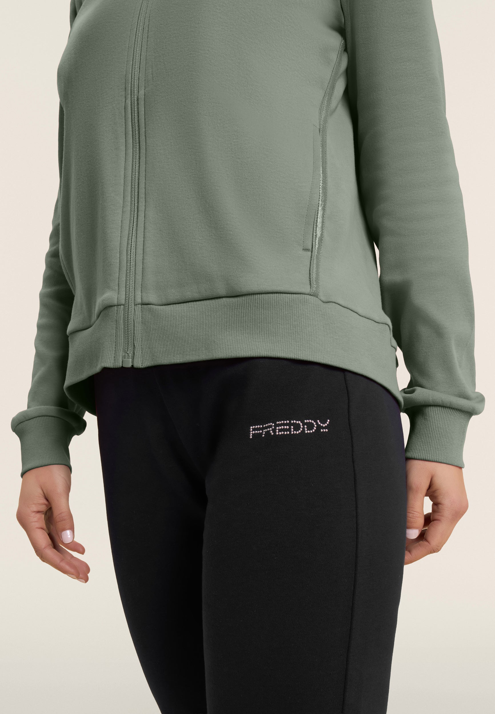 Freddy Tuta con Zip e Collo Alto Nero