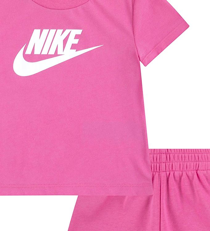 Nike Completo Sport Club Tee & Short Set Rosa