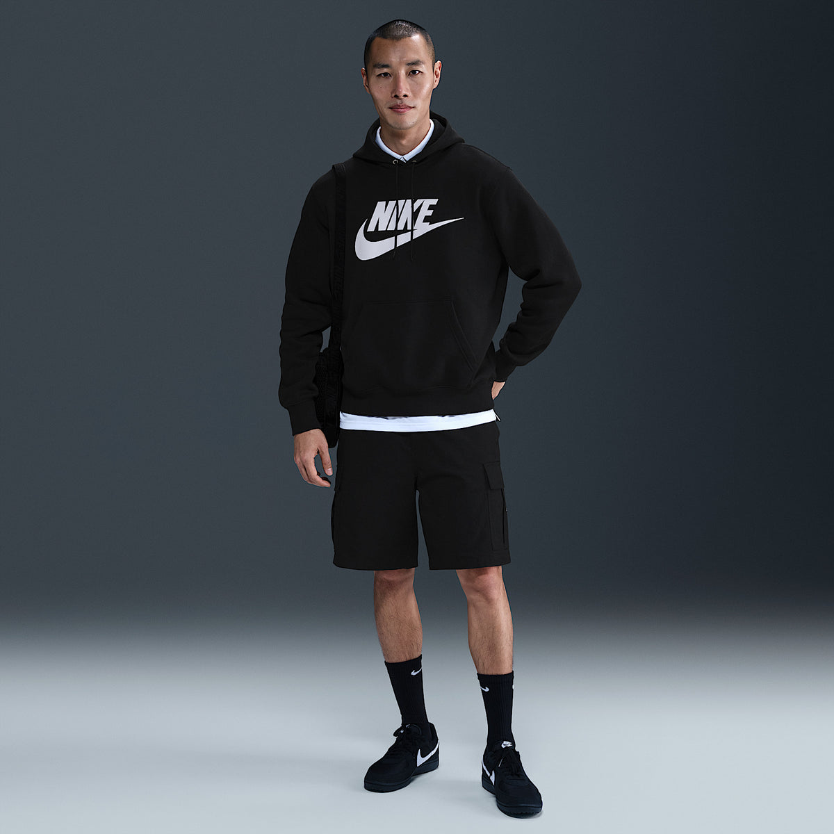 Felpa Sportswear Club Pullover con Cappuccio - Nero