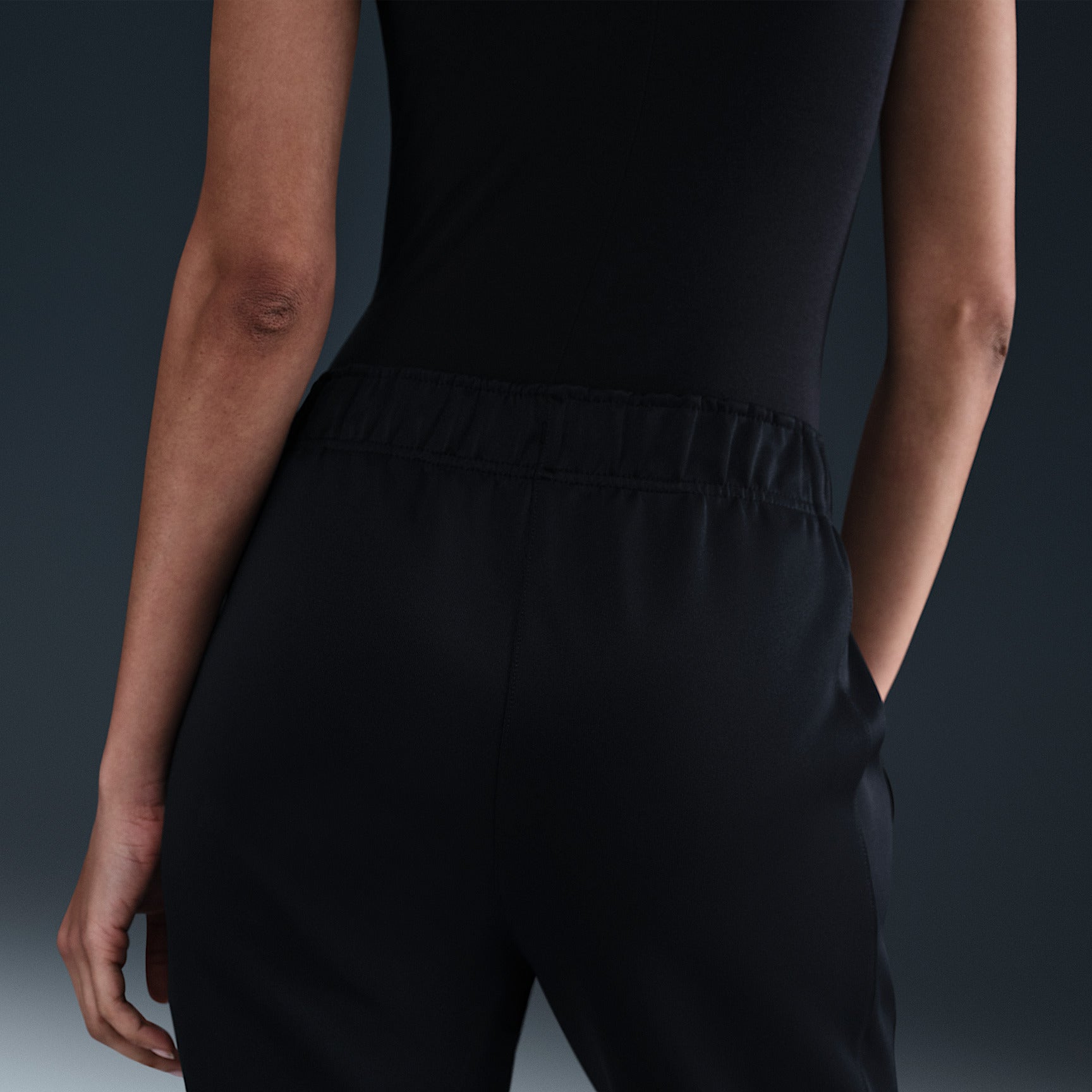 Pantaloni Windrunner Sportswear Slim Fit in Maglia - Nero