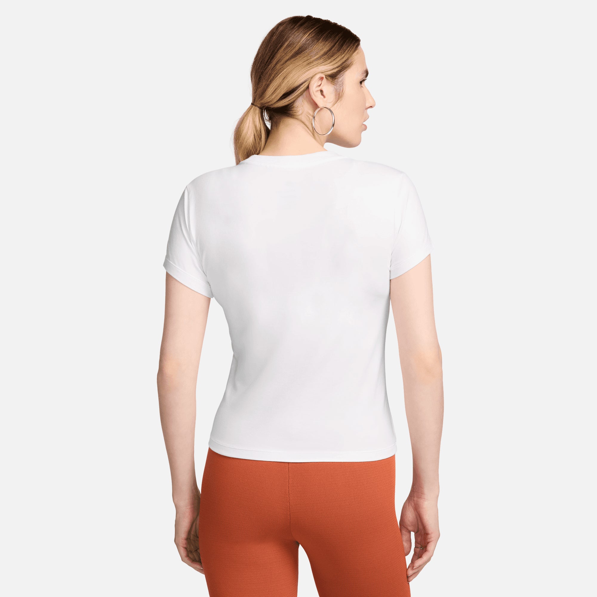 Nike T-Shirt Sportswear Chill Knit Bianco