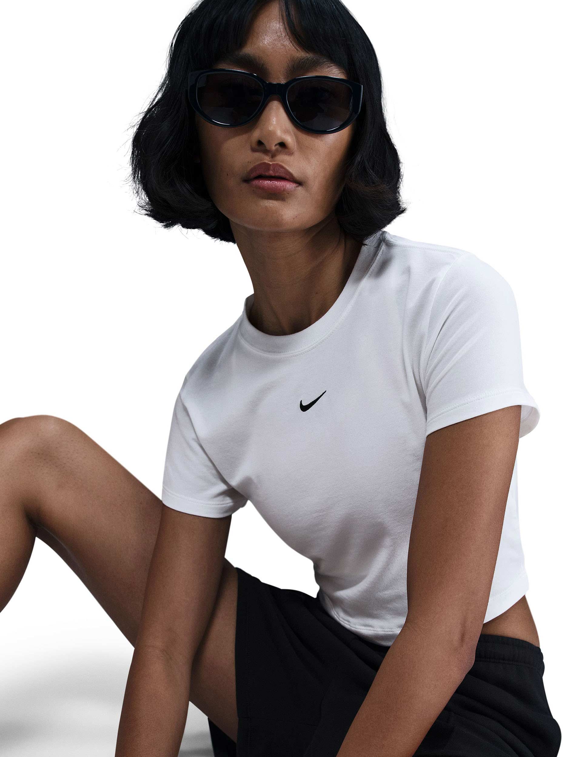 Nike T-Shirt Sportswear Chill Knit Crop Bianco