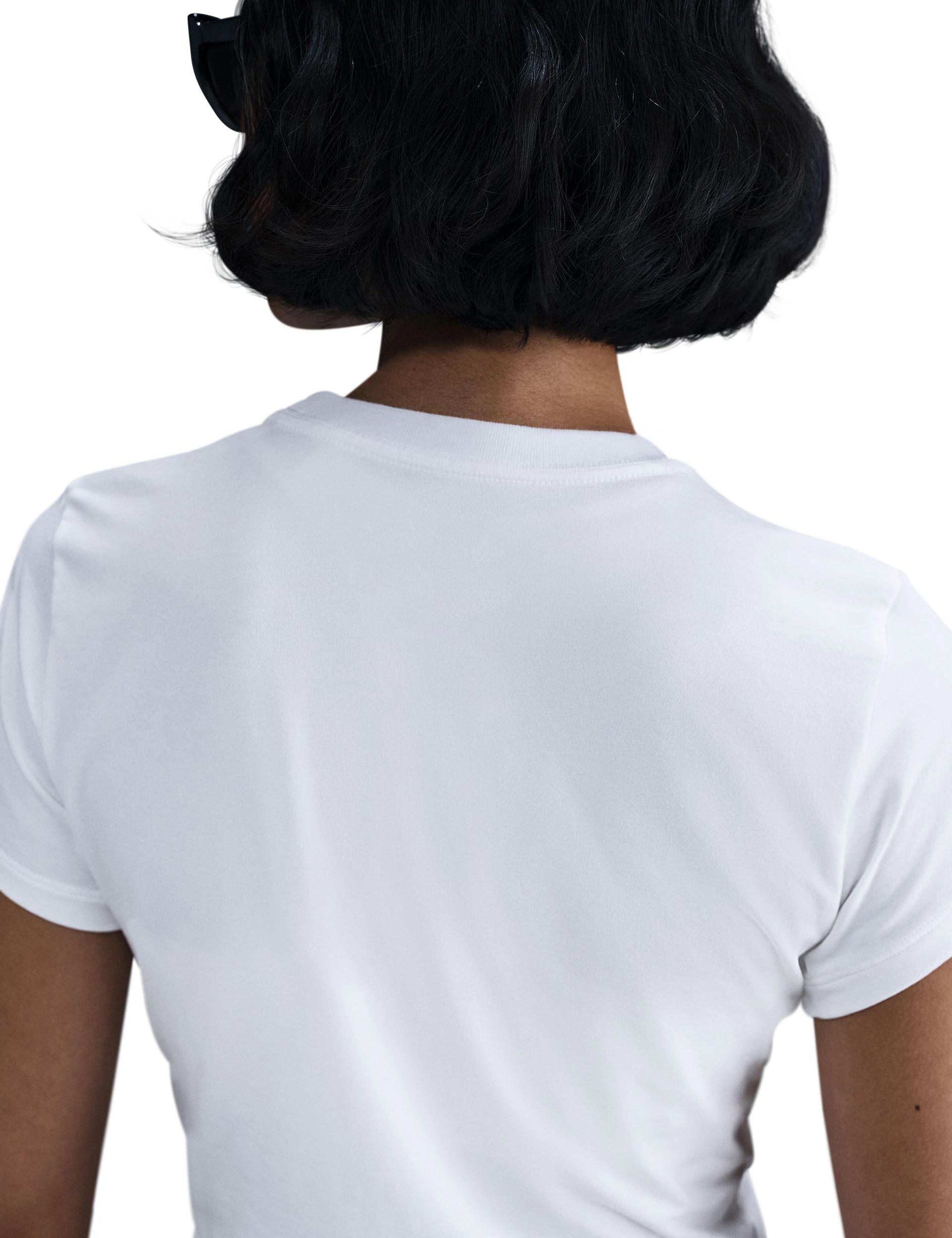 Nike T-Shirt Sportswear Chill Knit Crop Bianco