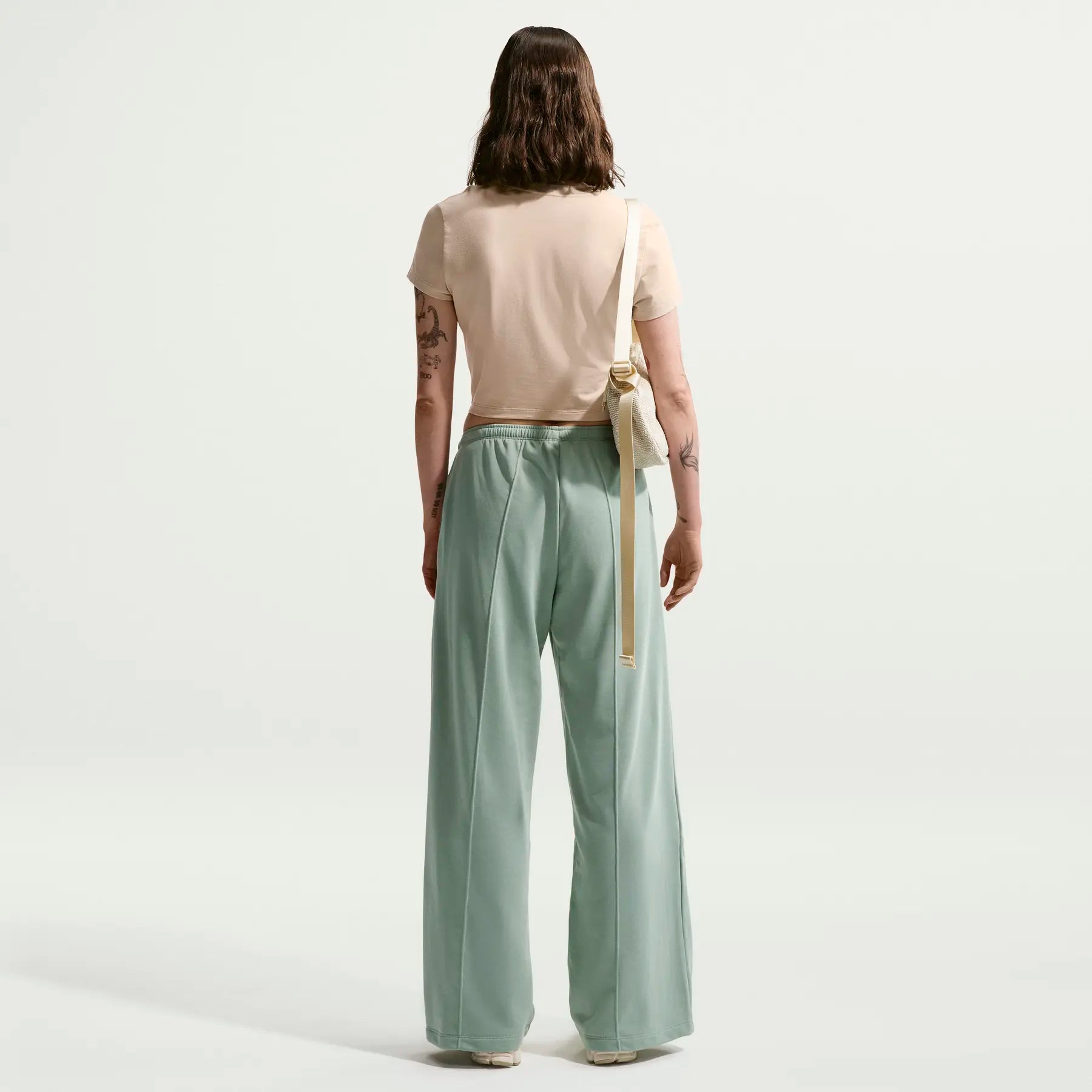 Nike T-Shirt Sportswear Chill Knit Crop Bianco