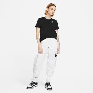 Nike T-Shirt Sportswear Club Essentials Bianco