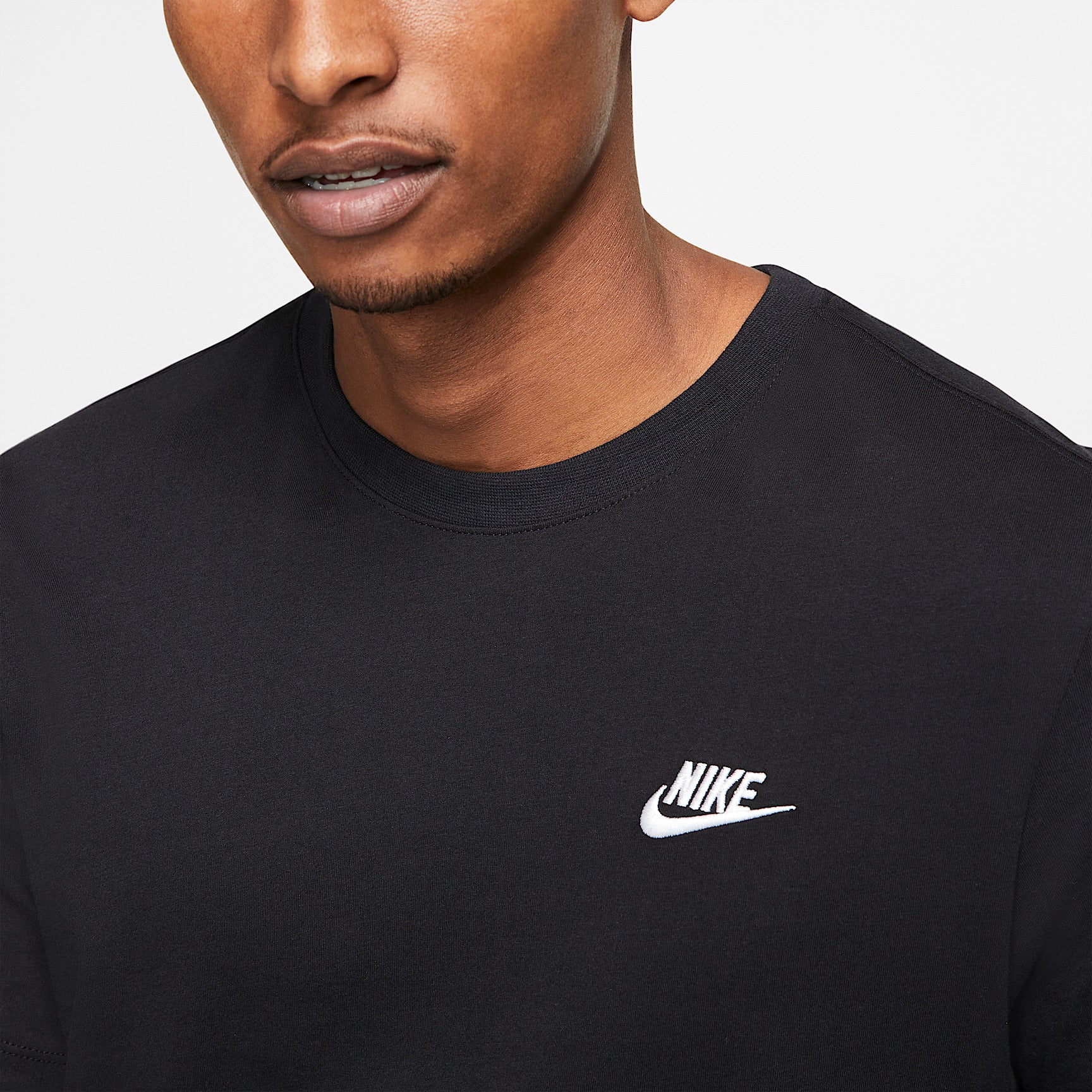 T-Shirt Sportswear Club - Nero