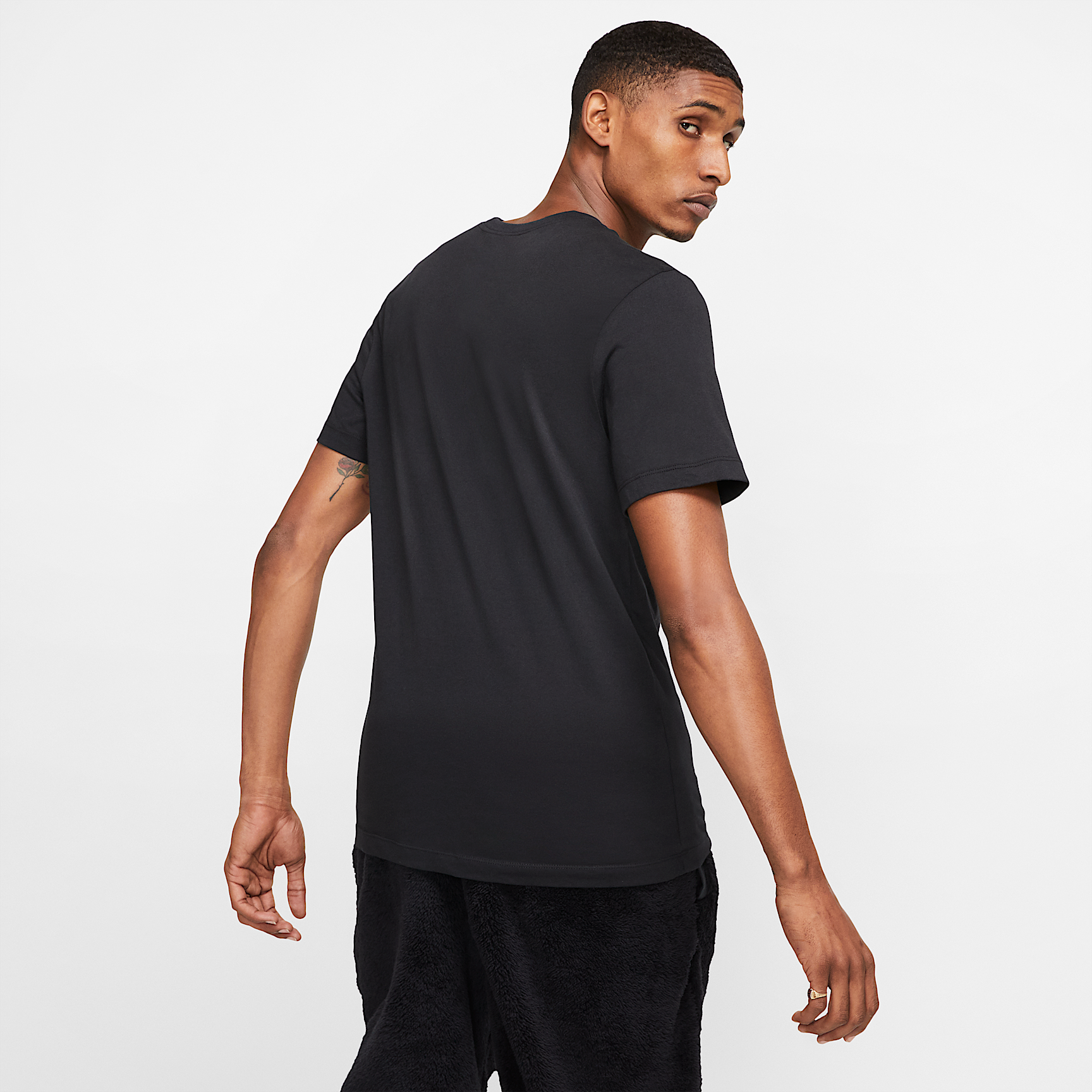 T-Shirt Sportswear Club - Nero